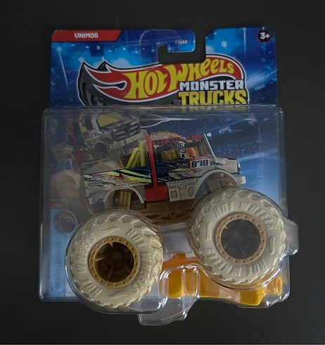 HOT WHEELS MONSTER TRUCK MERCEDES UNIMOG