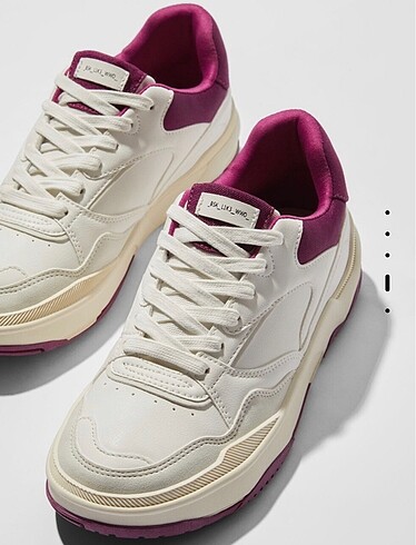 Bershka Mor Detaylı Sneakers