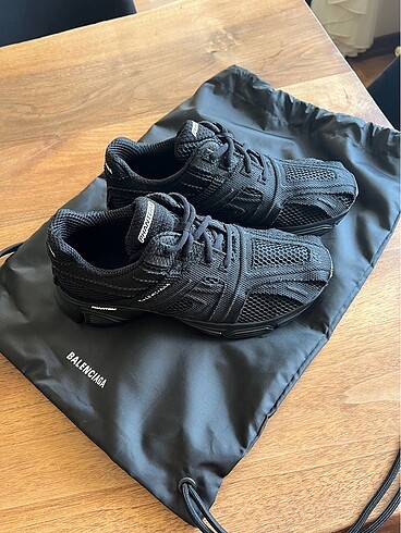 40 Beden Balenciaga Black Phantom