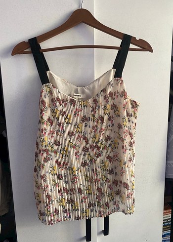 Çiçek Desenli Pilili Strappy Bluz