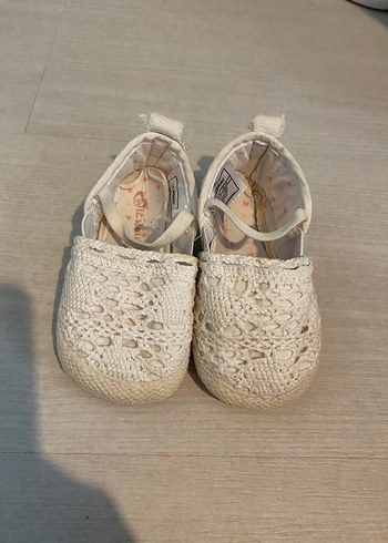 20 Beden Kız Bebek Bohem Dantel Örgü Ayakkabı