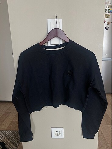 Siyah crop sweatshirt