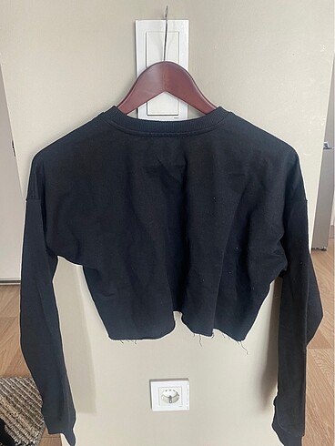 s Beden Siyah crop sweatshirt