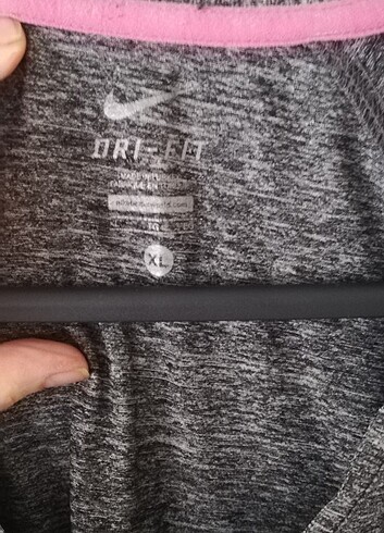 xl Beden pembe Renk Çok şık tişört 2 adet