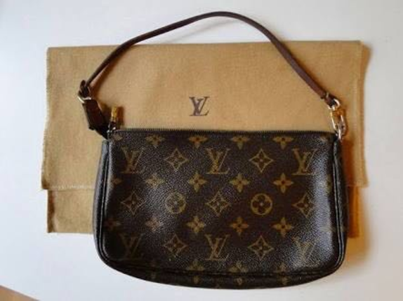Lv pochette
