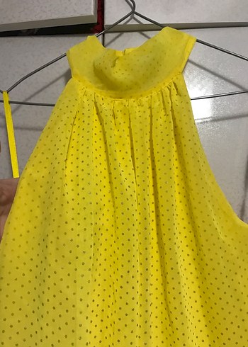 Sırtı açık sarı elbise - Görsel 3