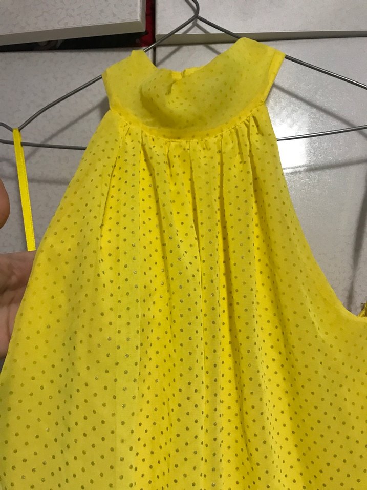 Sırtı açık sarı elbise - Görsel 3