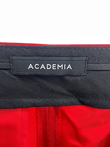 m Beden kırmızı Renk Academia Mini Şort %70 İndirimli.