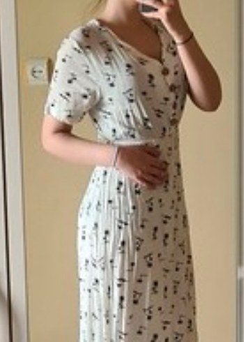 V Yaka Beyaz Düğmeli Rahat Mini Elbise - Görsel 2