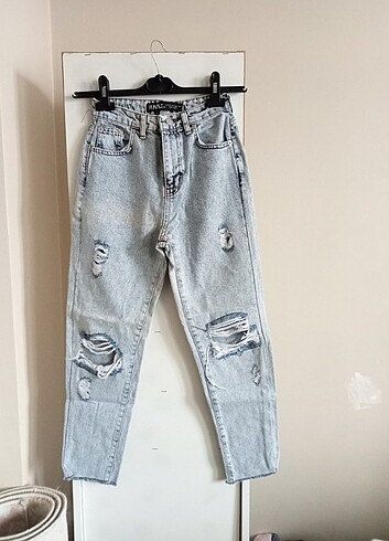 Mom Jean 