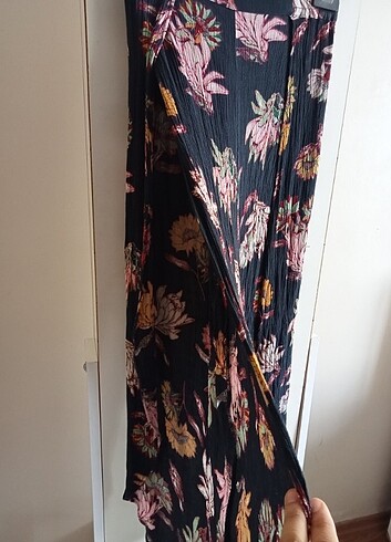Pull and Bear Yırtmaçlı pantolon