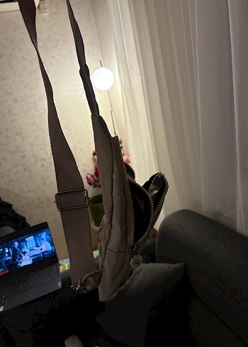 Bej Fermuarlı Kadın Sırt Çantası - Görsel 2