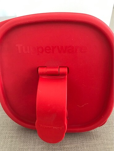  Beden kırmızı Renk Tupperware Çok Amaçlı Sürahi
