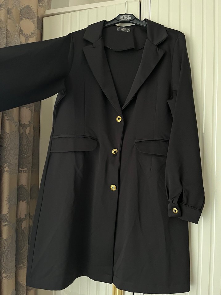Siyah Düğmeli Kadın Uzun Ceket - Görsel 2