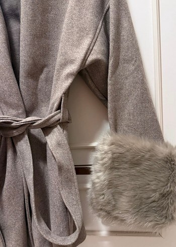 Kolu kürklü kaşe kaban - Görsel 2