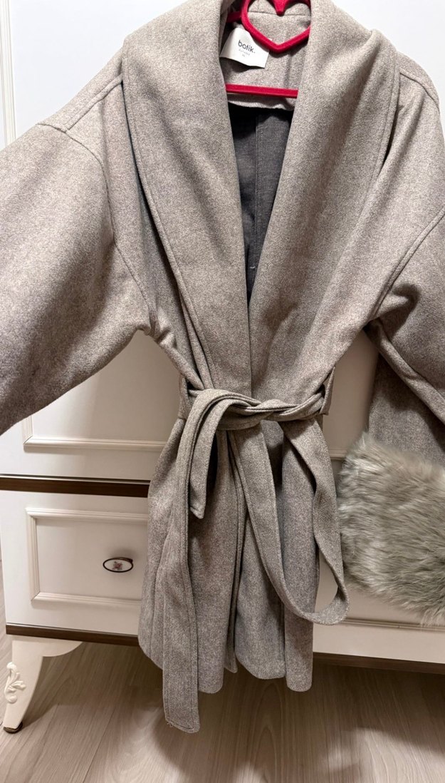 Kolu kürklü kaşe kaban - Görsel 3