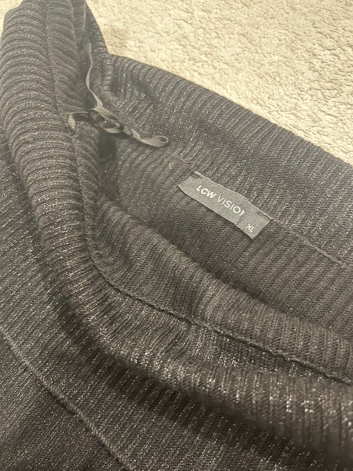 Kadın Siyah simli Triko Kayık Yaka Kazak - Görsel 3