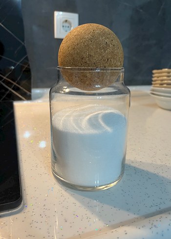 Cam Kavanozda Beyaz Toz - Görsel 3