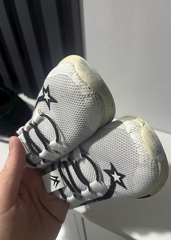 Gri Detaylı Beyaz Bağcıklı Spor Ayakkabı - Görsel 6