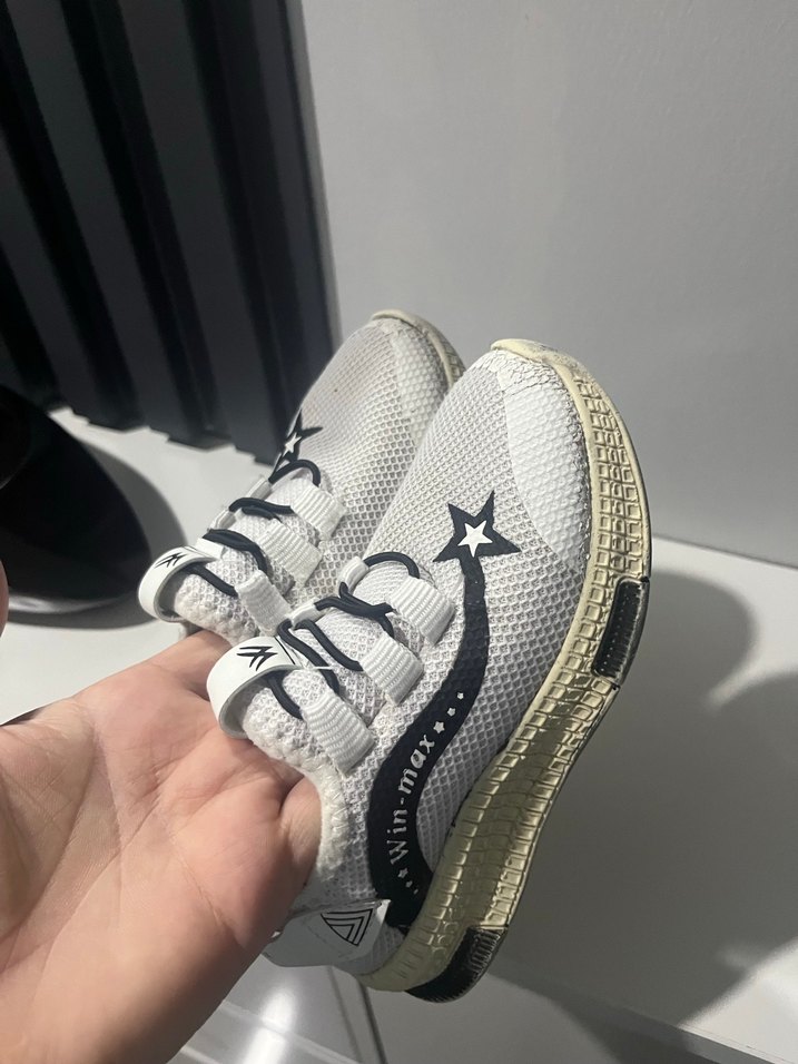 Gri Detaylı Beyaz Bağcıklı Spor Ayakkabı - Görsel 3