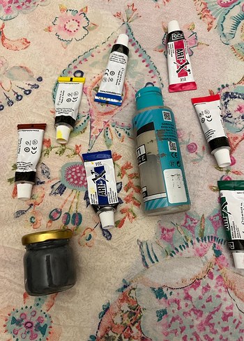 Çok Renkli Boya Tüpleri ve Şişe Seti - Görsel 5