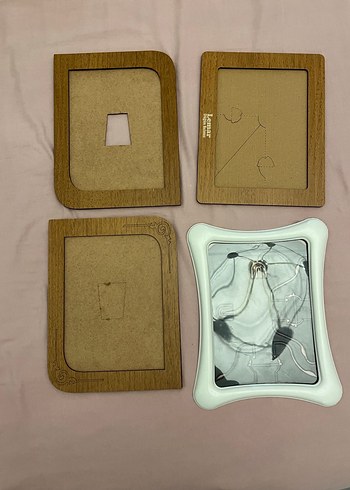 Bej ve Ahşap Görünümlü Çerçeveler - Görsel 2