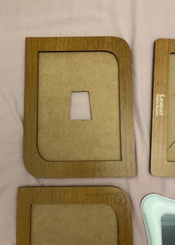 Bej ve Ahşap Görünümlü Çerçeveler - Görsel 6