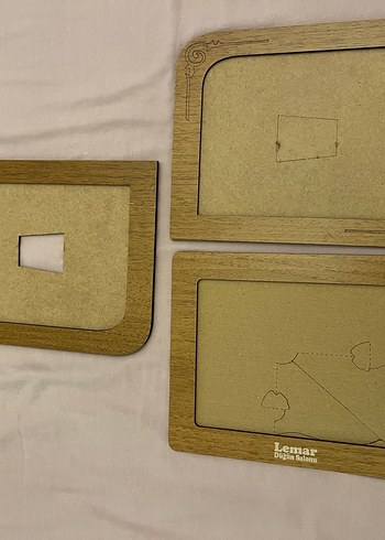 Bej ve Ahşap Görünümlü Çerçeveler - Görsel 3