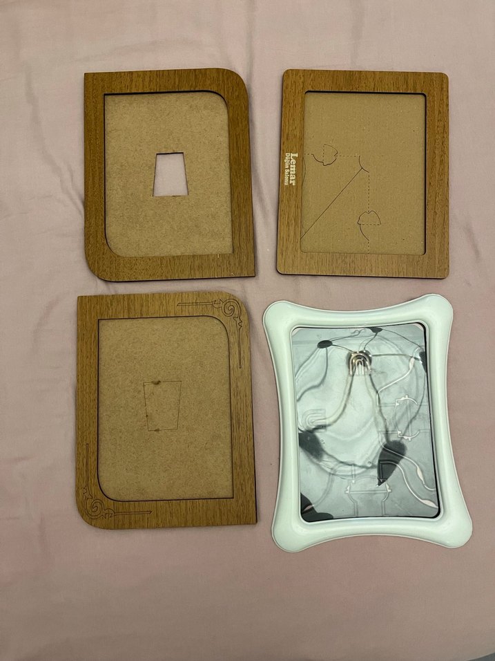 Bej ve Ahşap Görünümlü Çerçeveler - Görsel 2