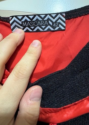 Trendyol & Milla Kemer Detaylı Kapüşonlu Kırmızı Siyah Sweatshirt