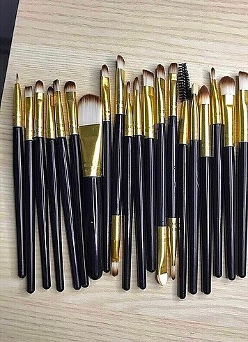MAC makyaj fırçaları