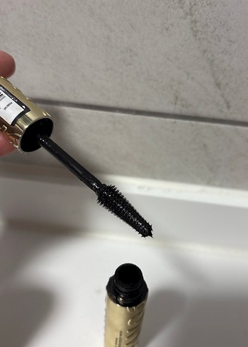 Loreal panaroma Altın Parlak Maskara - Görsel 4