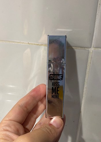 Flormar Parlak Ten Rengi Ruj 11 candy