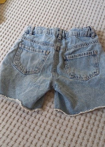 7 Yaş Beden Boncuklu Mavi Denim Kız Şortu