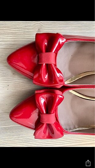 Kırmızı prenses ayakkabısı