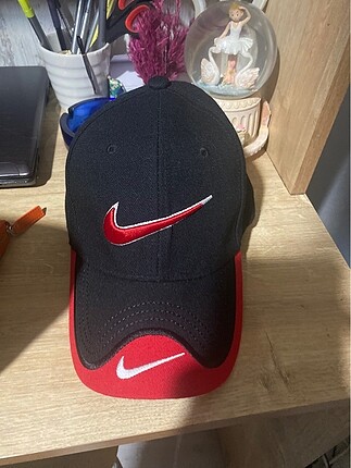 Nike şapka