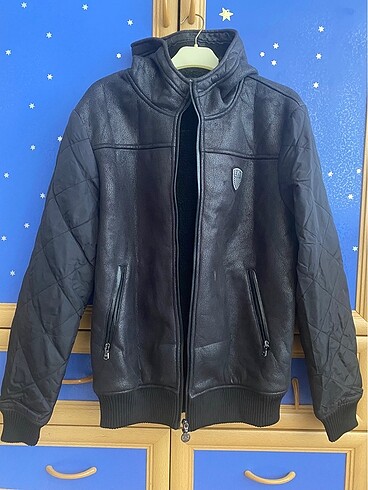 Armani mont