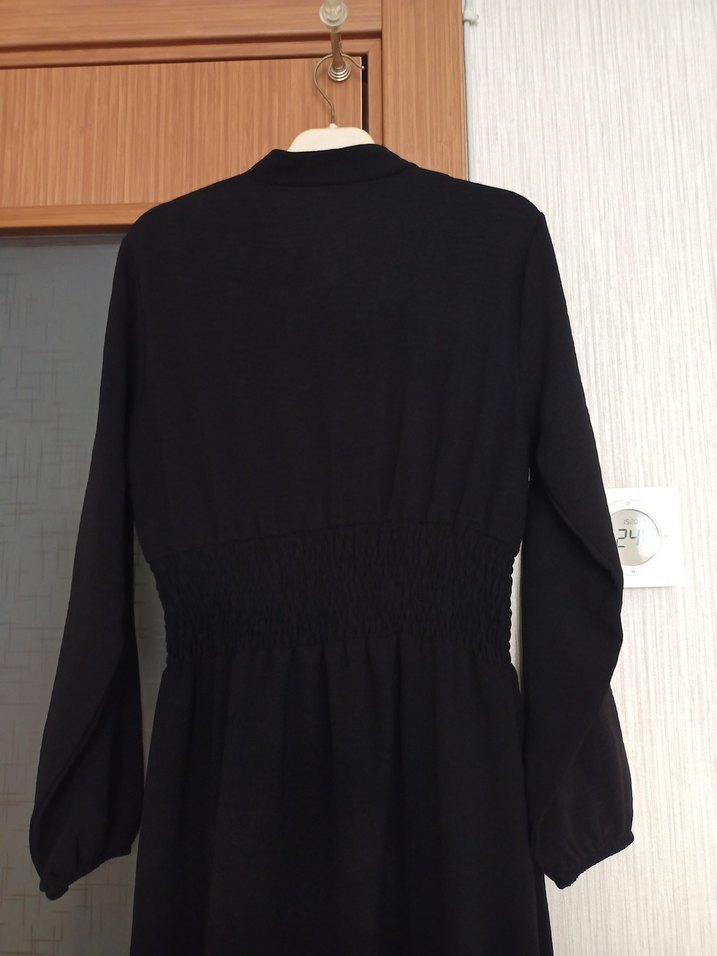 Siyah Uzun Kollu Drapeli Uzun Elbise - Görsel 4