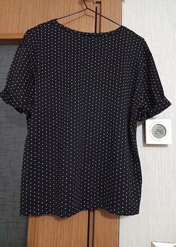 Siyah Puantiyeli Kısa Kollu Kadın Tişört - Görsel 2