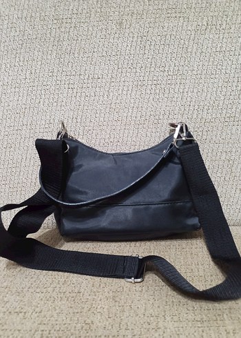 Minimalist Siyah Kadın Omuz Çantası - Görsel 2