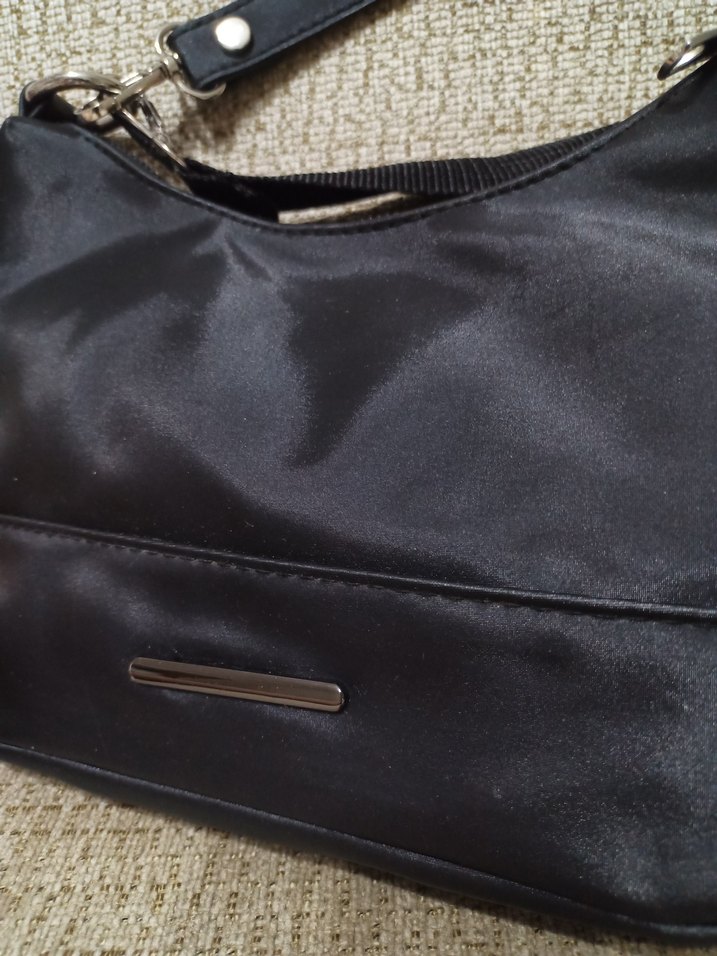 Minimalist Siyah Kadın Omuz Çantası - Görsel 3