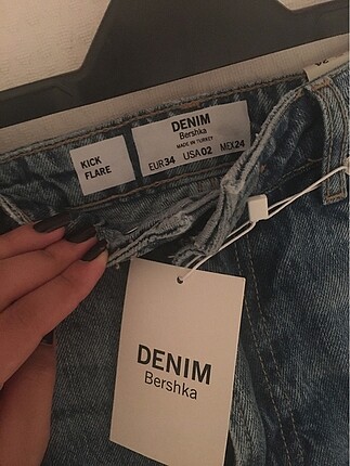 34 Beden mavi Renk Bershka jean