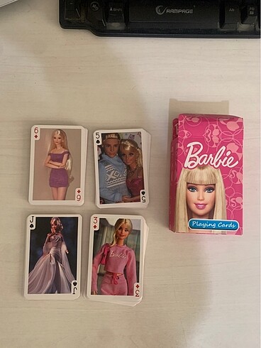  İskambil kartı Barbie