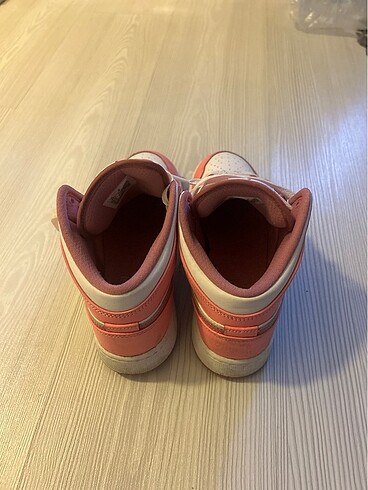 38,5 Beden air jordan 1 pembe