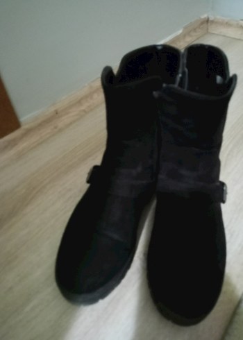 Siyah Süet Tokalı Gizli Topuklu Bot - Görsel 3