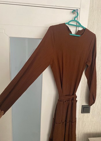 Kahverengi Uzun Katlı Elbise.Kumalı kaliteli ve yazlık elbise. - Görsel 3