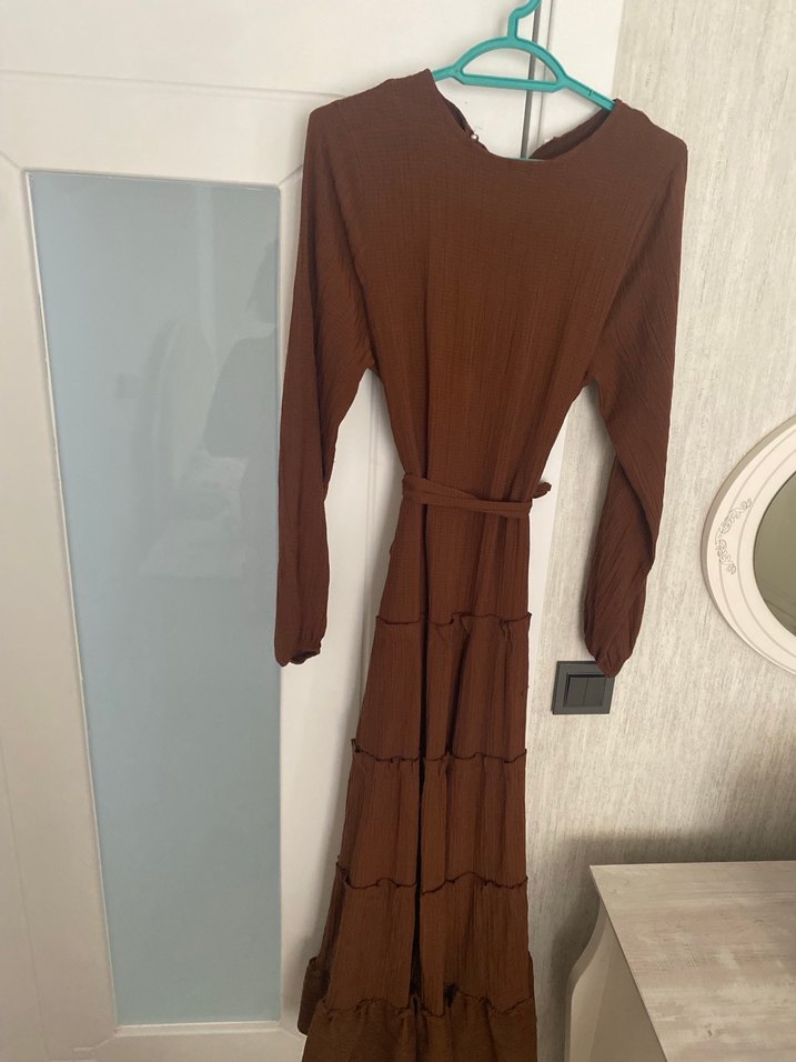 Kahverengi Uzun Katlı Elbise.Kumalı kaliteli ve yazlık elbise. - Görsel 2