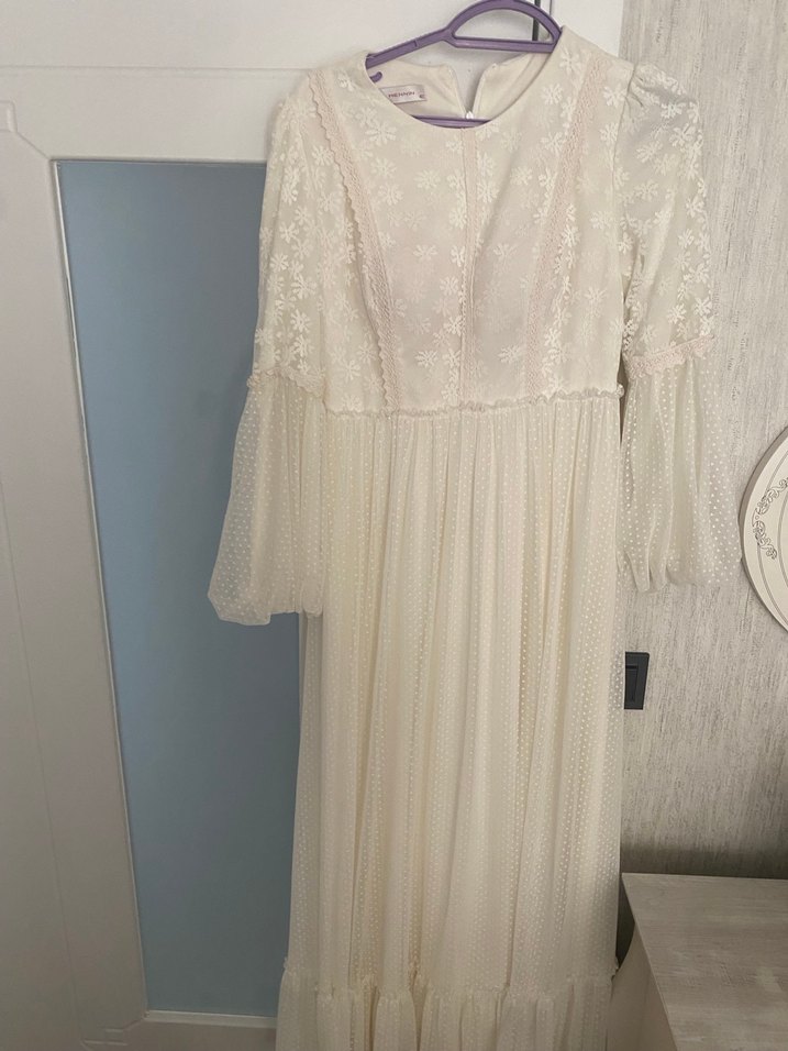 Dantel Detaylı Uzun Beyaz Bohem Elbise - Görsel 3