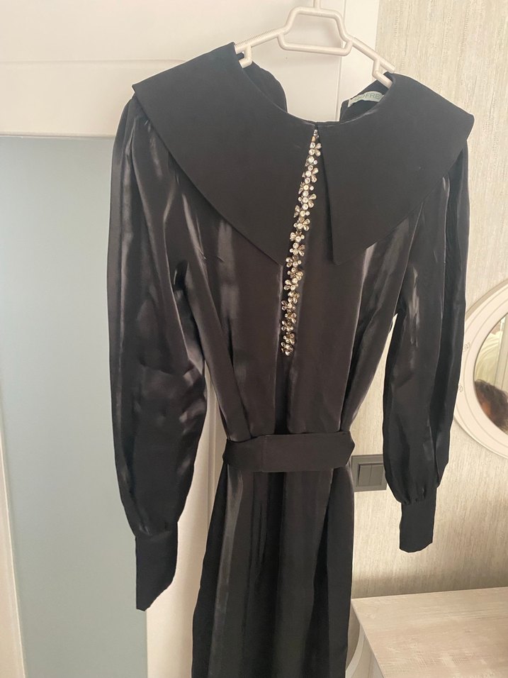 Uzun Siyah Drapeli Tesettür Elbise - Görsel 3