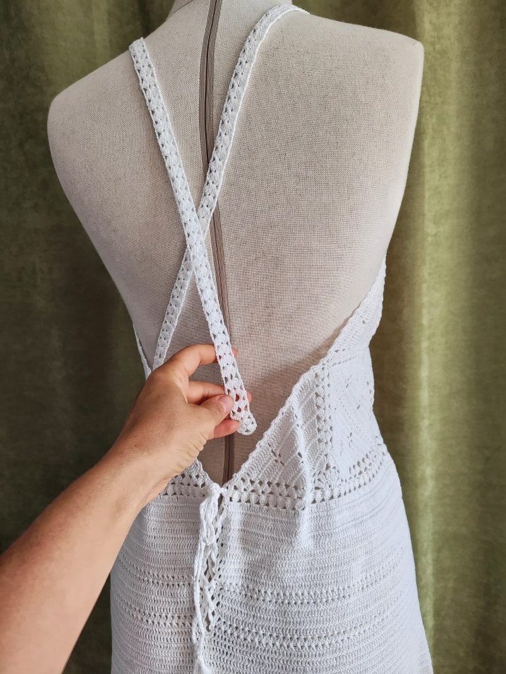 Dantel Detaylı Beyaz V Yaka Örgü Elbise - Görsel 2